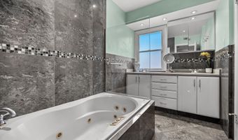 130 CLUB HOUSE Dr, Willingboro, NJ 08046