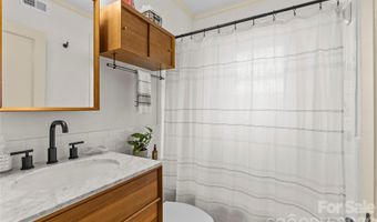 1707 Club Rd 3, Charlotte, NC 28205