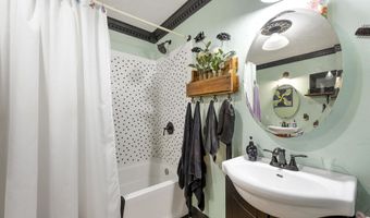 4737 W BROADWAY Dr, Appleton, WI 54913