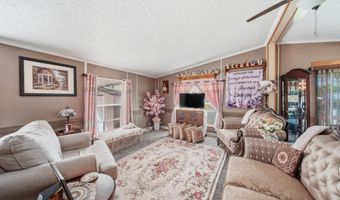 953 Savannah River Dr, Adrian, MI 49221