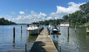 2660 GREENBRIAR Ln #B, Annapolis, MD 21401