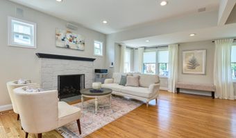 255 N BRYAN St, Arlington, VA 22201