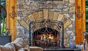 10 Beaverbrook Ct, Asheville, NC 28804