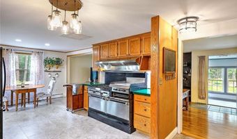 89 Skunk Hill Rd, Hopkinton, RI 02832