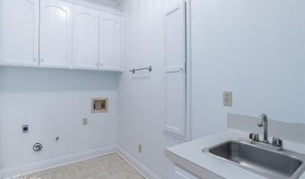4936 Old Oak Dr, Benton, LA 71006