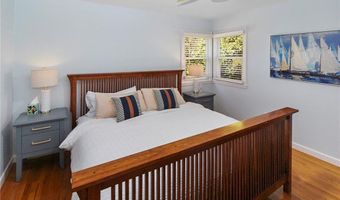 17 Wood Rd, Middletown, RI 02842