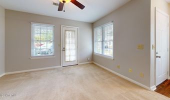 1203 Wilshire Cir, Aberdeen, NC 28315