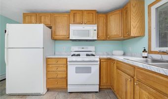 3 Grassy Plain Rd, Barrington, RI 02806