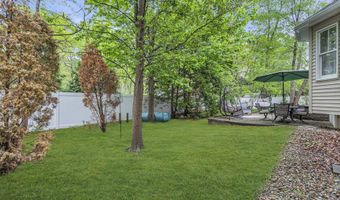 65 Pelican Dr, Bayville, NJ 08721