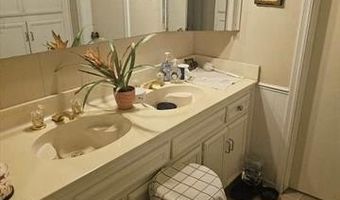 1232 S Rockford Rd, Ardmore, OK 73401