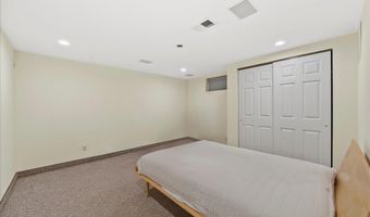 10 Morley Ct, Albertson, NY 11507