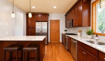 138 Church St, Belford, NJ 07718