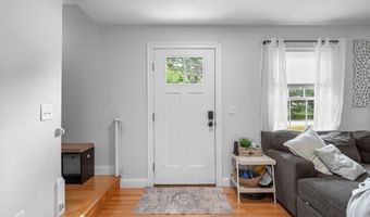 34 Crawley Falls Rd, Brentwood, NH 03833