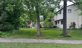 2 CLARK Dr, Barrington, NJ 08007