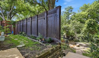 14917 Oaks N Dr, Addison, TX 75254