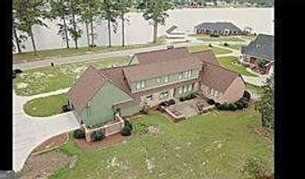 220 Lakeshore Dr, Alma, GA 31510