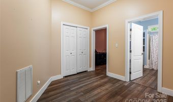 47 Timberwood Dr, Asheville, NC 28806