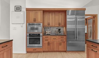 6921 AYR Ln, Bethesda, MD 20817