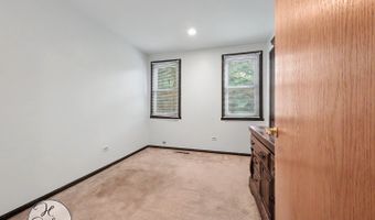630 Oceola Dr, Algonquin, IL 60102