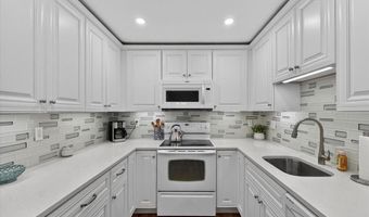 1356 Holgate Dr G3, Ballwin, MO 63021