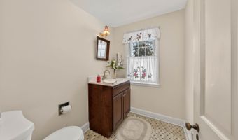 85 Cherry Hill Rd, Branford, CT 06405