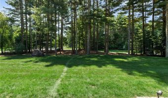 14 Bourget Ct, North Smithfield, RI 02896