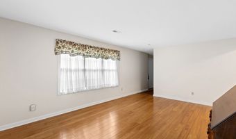 9 Pleasant Park Ave 2I, Barnstable, MA 02601