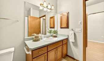 920 Mountain Meadows Cir, Ashland, OR 97520