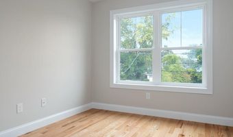 129 Wollaston St, Cranston, RI 02910