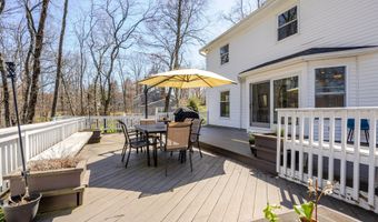 42 Wedgewood Dr, Danbury, CT 06811