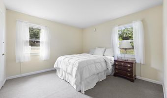 140 Idlebrook Ln, Aberdeen, NJ 07747