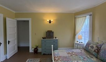51 Broadway St, Baileyville, ME 04694