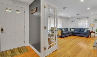 6 Beechwood Cir, Cromwell, CT 06416