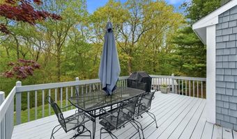 130 Village Hill Ln, North Kingstown, RI 02852