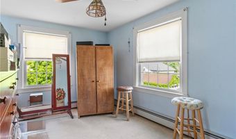 21 Brookwood Rd, Cranston, RI 02920