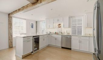 5 Division St, Newport, RI 02840