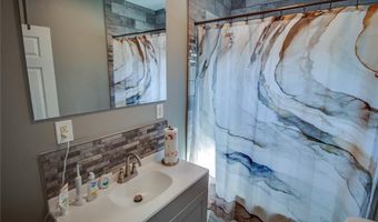 2828 Residence St, Alton, IL 62002