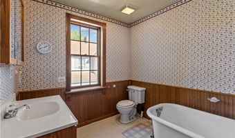 220 Locust Ave, Clairton, PA 15025