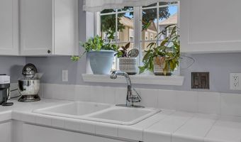20499 SW CHANDELLE Ct, Beaverton, OR 97078