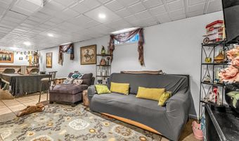 35 Kent Ave, Bridgeport, CT 06610