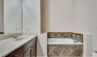 9005 Woodland Trl, Alpharetta, GA 30009
