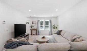 72 Wilbur Rd, Lincoln, RI 02865