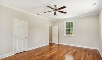 6442 HOLYOKE Dr, Annandale, VA 22003