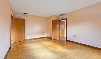 9 Snug Harbor Rd, Belgrade, ME 04917