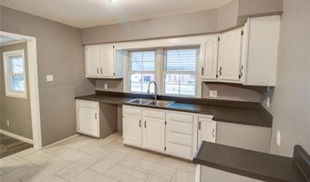 300 Brentwood Blvd, Alton, IL 62002