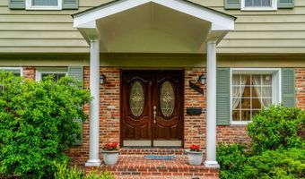 8304 FIVE GATES Rd, Annandale, VA 22003