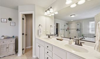 211 SW Stonegate Dr, Ankeny, IA 50023