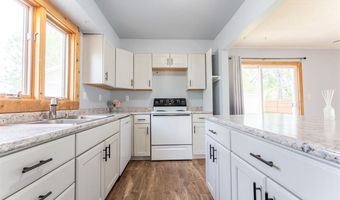 41 Astor Rd, Babbitt, MN 55706