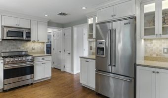 41 Tercentennial Dr, Billerica, MA 01821