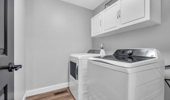 23 Pelican Dr, Bayville, NJ 08721